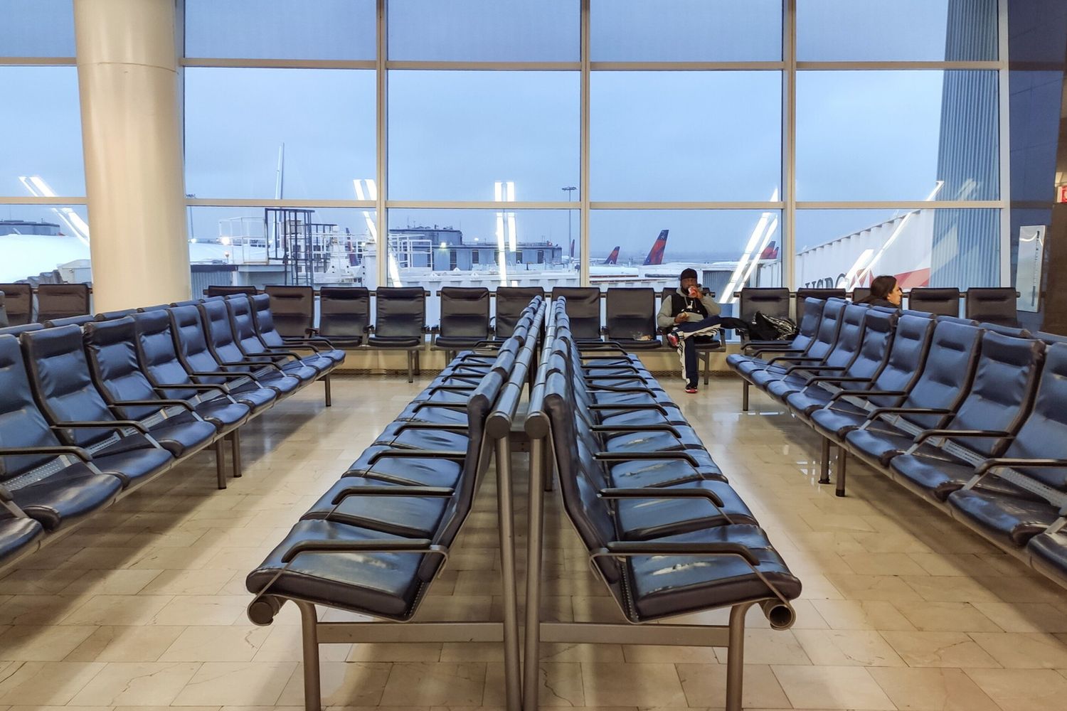 Lo shutdown provoca lo stop temporaneo dell'aeroporto di New York