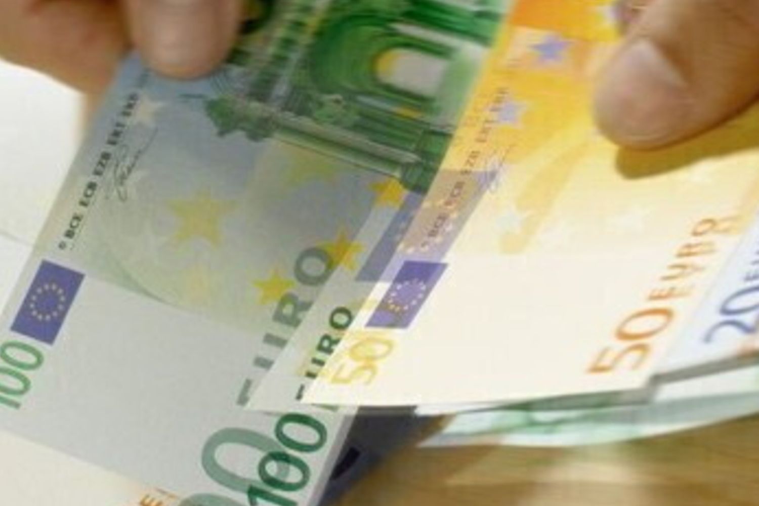 Scope alza l'outlook sull'Italia a "positivo", rating BBB+