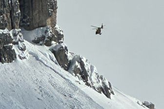 Valanga nel Bellunese, travolti tre scialpinisti. Due sono gravi. Incidenti anche in altre regioni