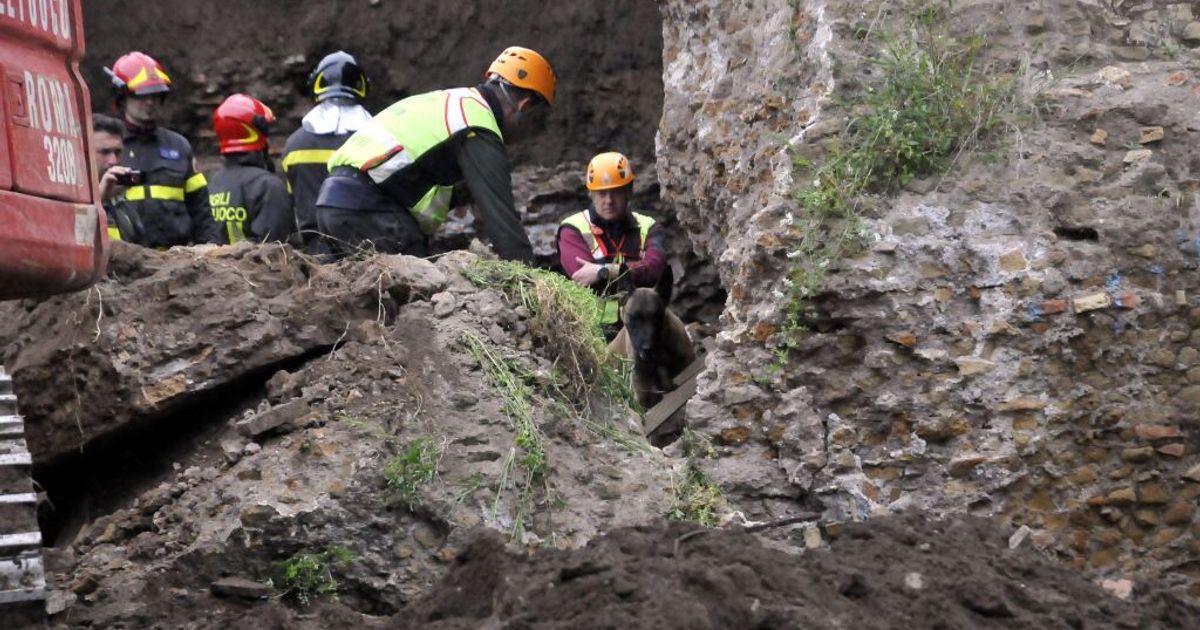 dalle mura aureliane alla domus aurea i crolli storici nella capitale