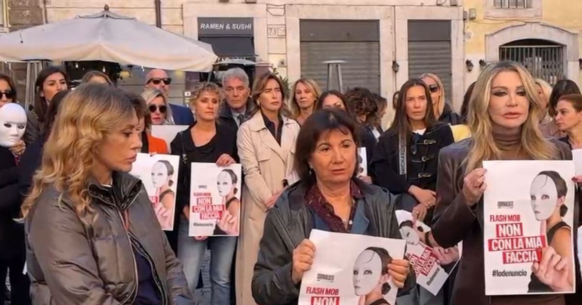 "Non con la mia faccia". Flashmob delle giornaliste contro la violenza di genere