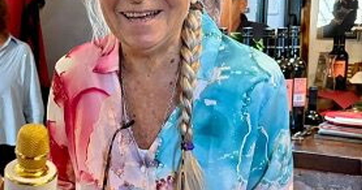 a 86 anni sogna un caseificio la storia di graciela zar la studentessa pi249 adulta della