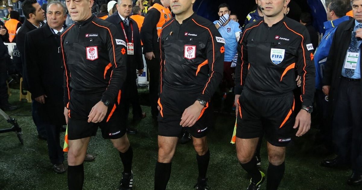 caos scommesse in turchia arrestati 17 arbitri e un presidente