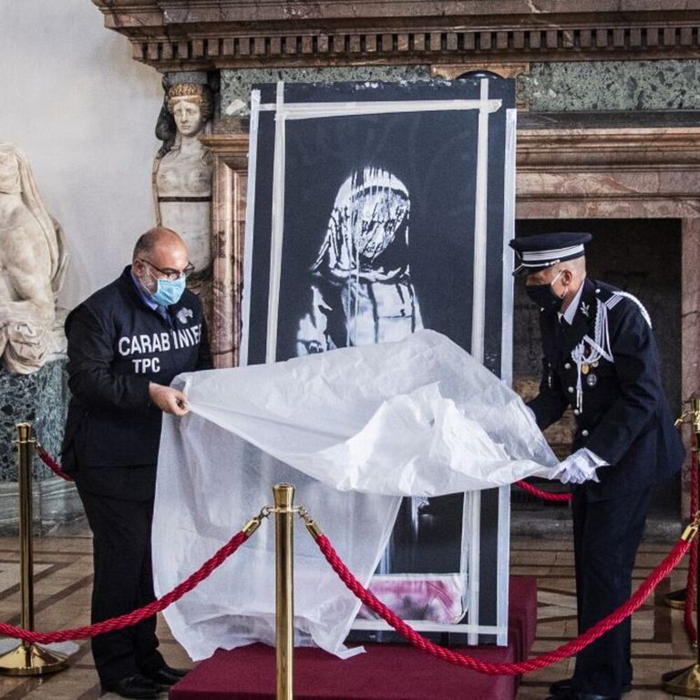 La restituzione della porta del Bataclan di Banksy, 2020