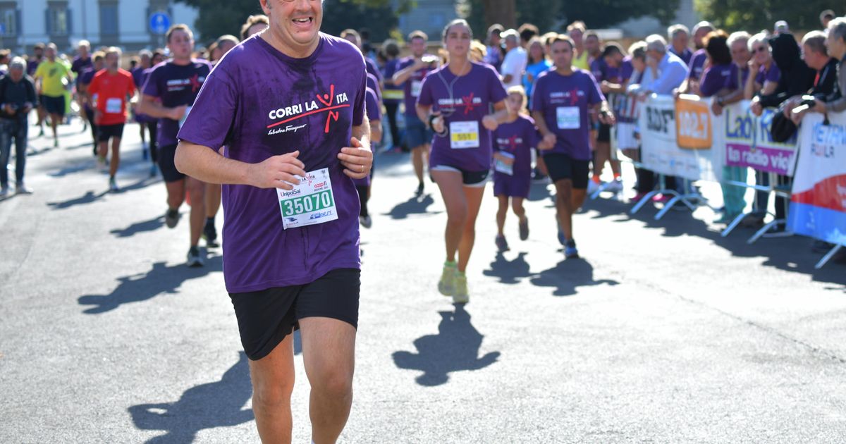 Renzi e la sfida impossibile dei 50 anni: la maratona di Atene