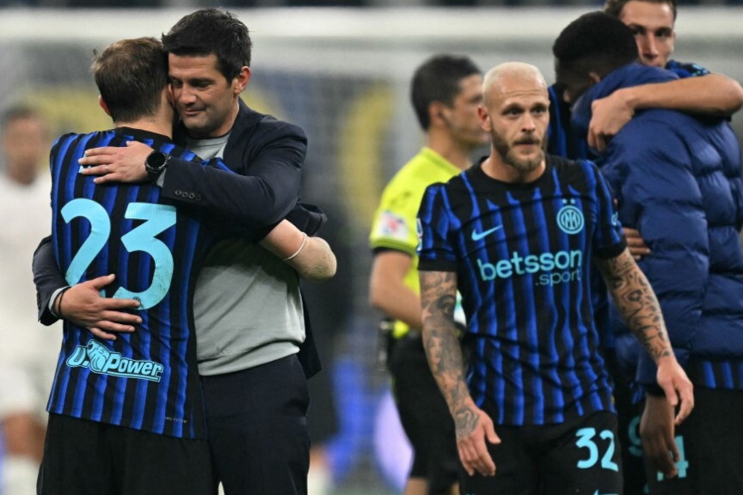 L'Inter supera la Lazio 2-0 e raggiunge la Roma primo posto