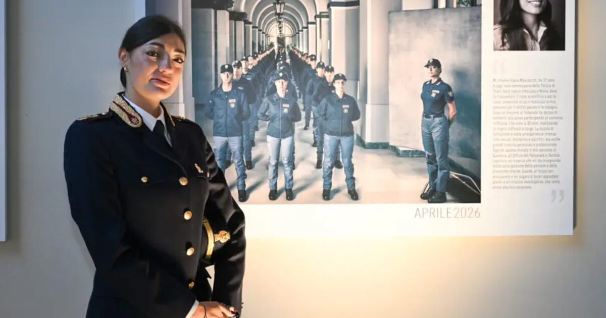  la persona dietro la divisa presentato il calendario della polizia di stato 2026