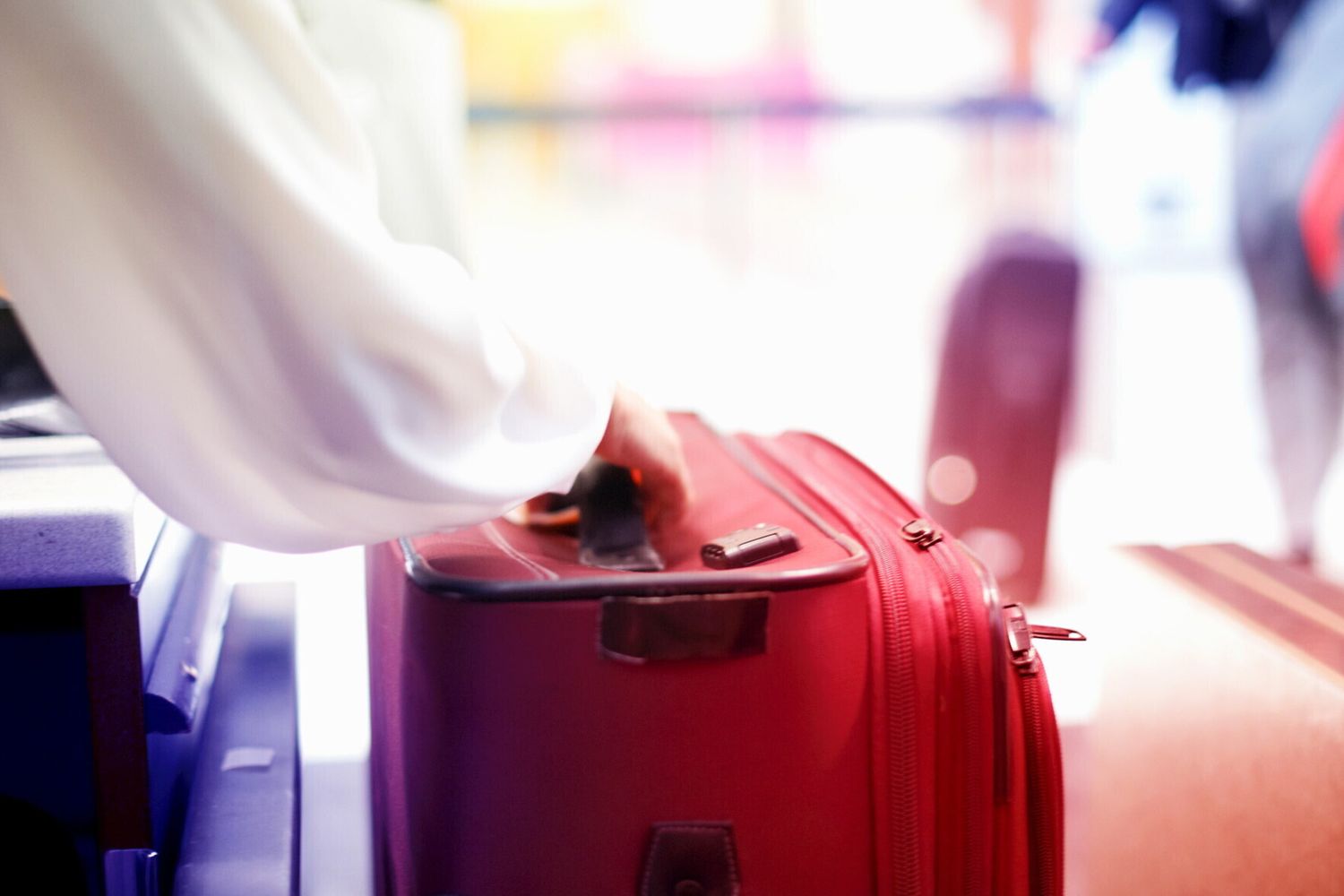 &nbsp; Partenze, viaggiare, migrare, voli, aeroporto, valigie