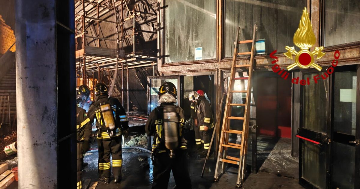 a fuoco il ciotolone di catania si indaga per disastro colposo