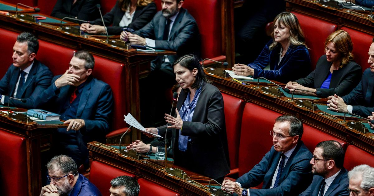 Consenso informato, bagarre in aula. Valditara sotto accusa