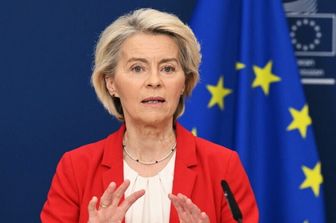 Von der Leyen: "Oggi eroghiamo 6 miliardi a Kiev. Putin non resisterà"