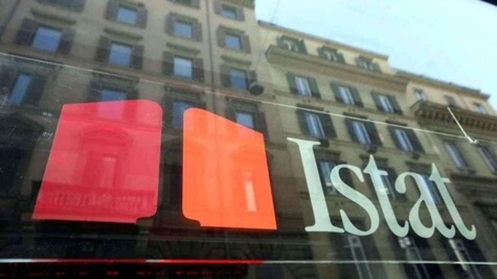 Istat: Italia indietro su istruzione e formazione, diplomati e laureati sotto la media Ue