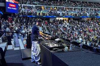 Dj Max Benzoni fa ballare il pubblico delle Atp Finals
