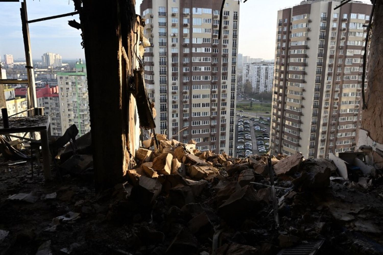 La scorsa notte 430 droni e 19 missili russi su Kiev. Mosca ribadisce: "Nessuna intenzione di attaccare Paesi Nato"