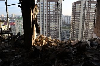 La scorsa notte 430 droni e 19 missili russi su Kiev. Mosca ribadisce: "Nessuna intenzione di attaccare Paesi Nato"