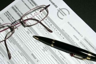 Tasse imposte modulo F24 Versamenti Iva (Imagoeconomica)