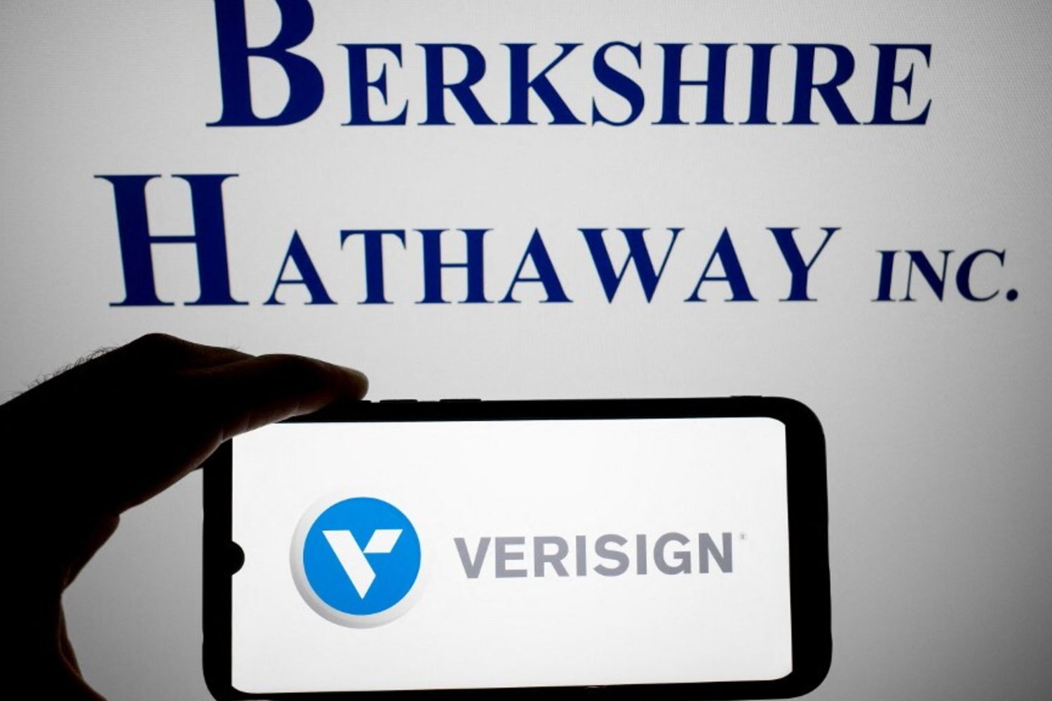 Berkshire Hathaway investe in Alphabet e riduce Apple