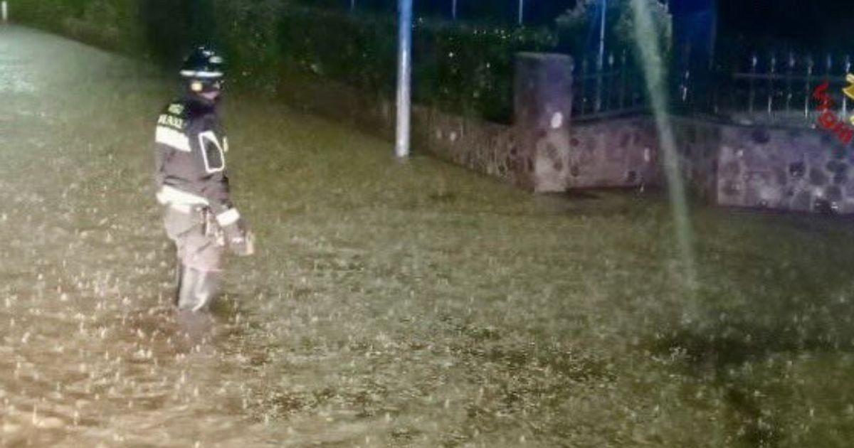 Italia nella morsa del maltempo: danni a Genova, Massa, Carrara e in Friuli