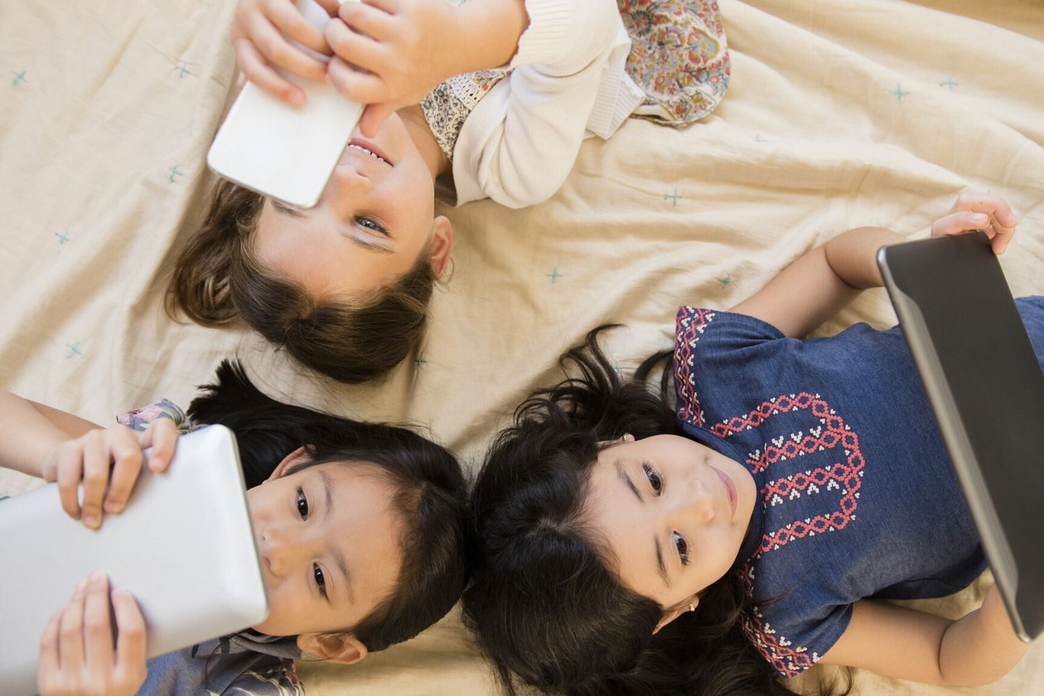 Bambini troppo digitali e troppo presto. Allarme dei pediatri