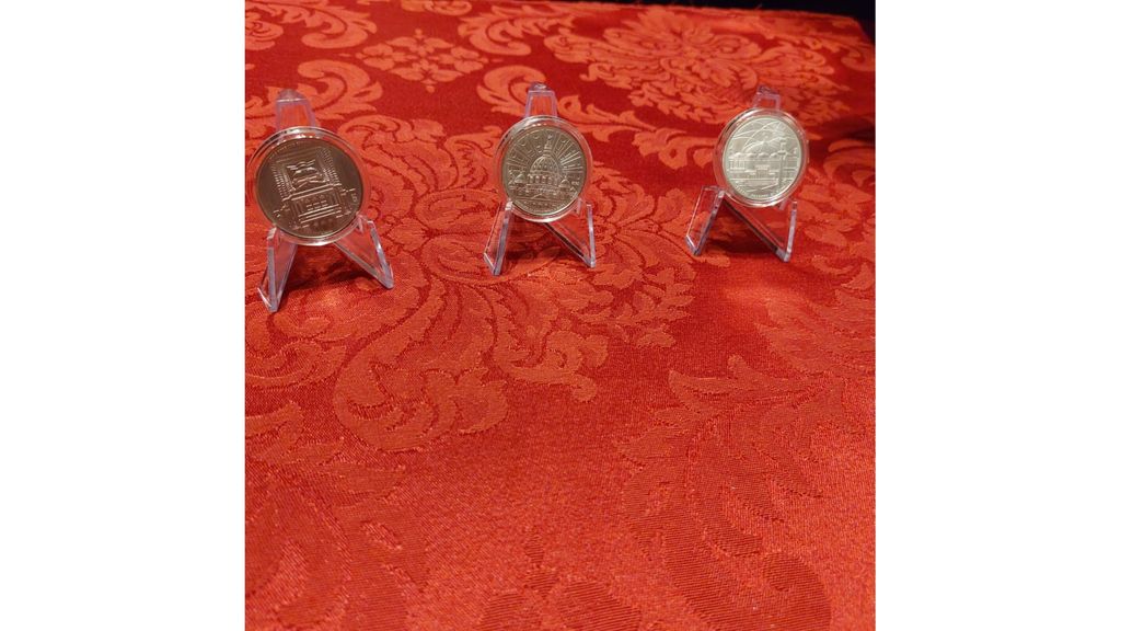 Trittico di monete: dialogo tra le tre religioni monoteiste a Roma