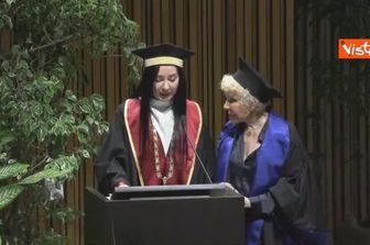 Addio a Ornella Vanoni, aveva 91 anni. A giugno prese laurea ad honorem a Milano