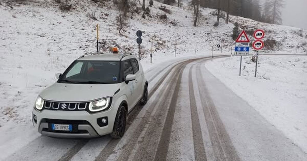 Neve e gelo in Italia. Dolomiti, Romagna e Campania imbiancate