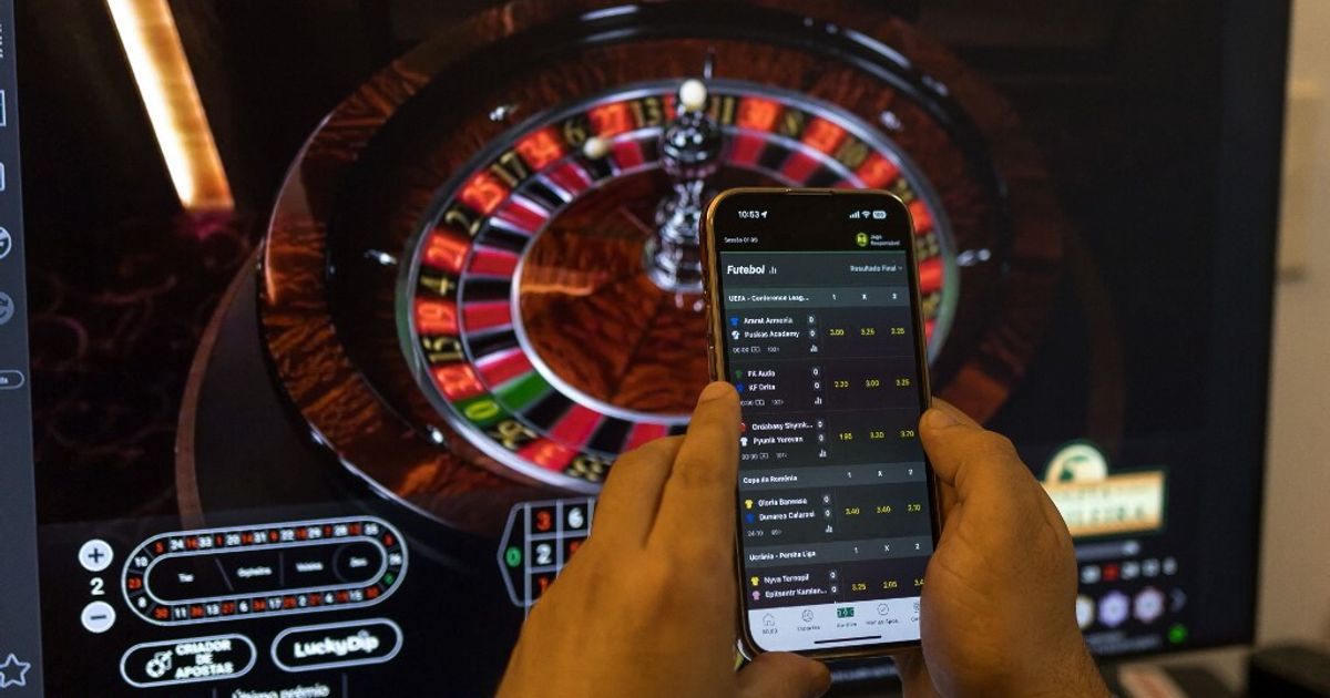 giocava le quote condominiali online amministratore arrestato