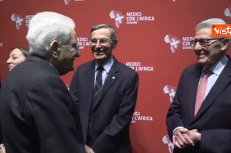 Standing ovation per Mattarella a Padova all'Annual meeting 2025 dei Medici con l'Africa
