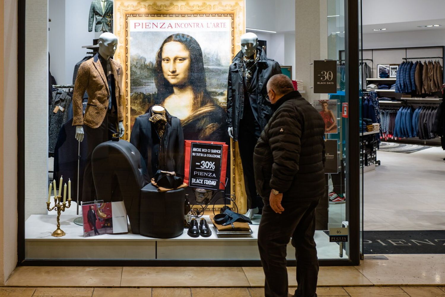 Un negozio durante il Black Friday&nbsp;