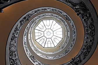 Musei Vaticani. La  scala del Bramante di Gian Lorenzo Bernini