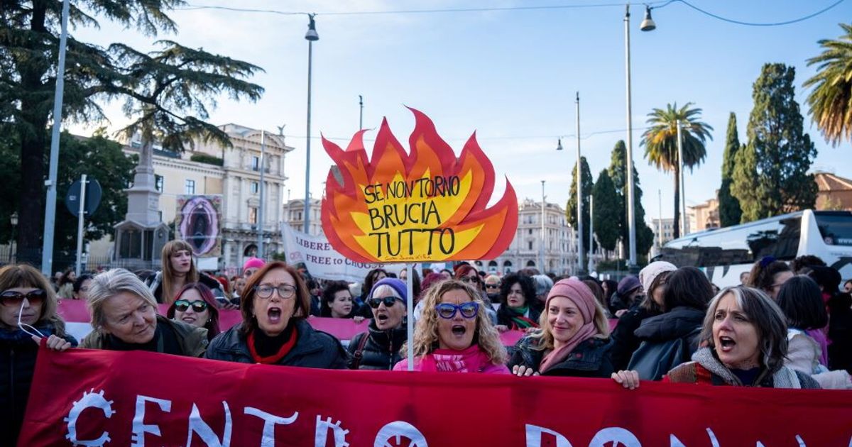 Violenza sulle donne: "Serve prevenzione, entrare nelle scuole""