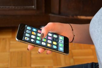 smartphone cellulare telefonino iphone - pixabay