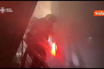 Nuovo attacco con missili e droni russi in Ucraina. Tredici feriti e sei morti a Kiev