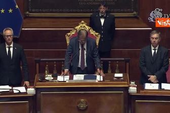 La Russa ricorda Ornella Vanoni in Aula e chiede un minuto di silenzio. Poi, l'applauso dei Senatori