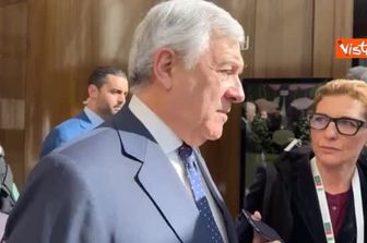 Giornata violenza donne, Tajani: Nessuna deve morire perché qualcuno vuole ammanettare suo amore