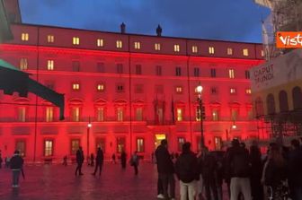 Giornata contro violenza su donne, la facciata di Palazzo Chigi illuminata di arancione