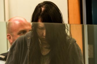 Hakyung Lee durante la sua condanna all'ergastolo per l'omicidio dei suoi due figli