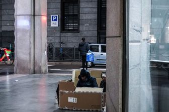 Clochard patteggia la pena per maltrattamenti in famiglia