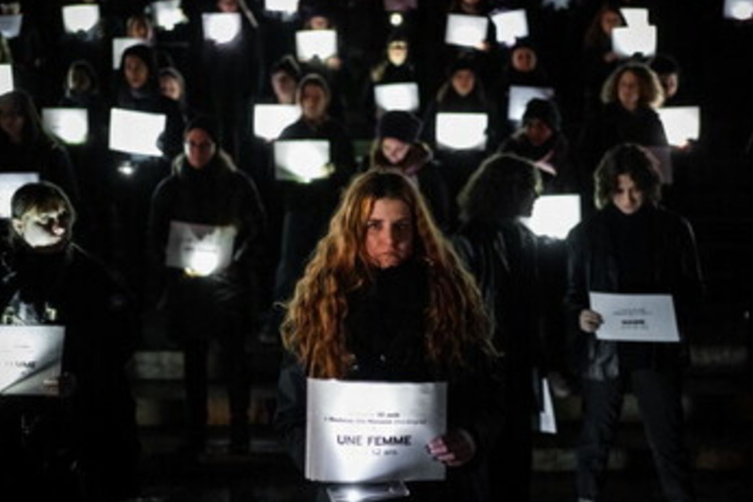 Manifestazione contro i femminicidi in Francia