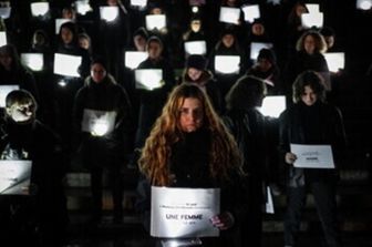 Manifestazione contro i femminicidi in Francia