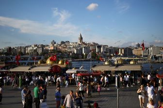 Famiglia sterminata in un hotel di Istanbul, l'autopsia: "Fatale un disinfettante per pulire la camera"