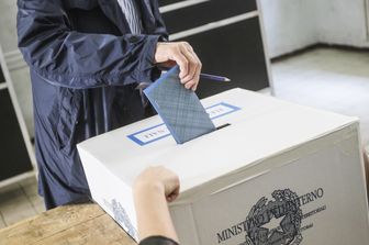 &nbsp;Urna elezioni amministrative voto