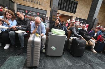 Il 28 novembre si fermano trasporti, scuola e sanità. In sciopero anche i giornalisti