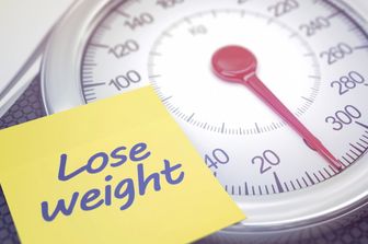 Dimagrire dopo i 40 anni: attenzione ai danni al cervello