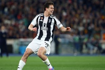 Juve-Cagliari 2-1, rimonta bianconera nel segno di Yldiz