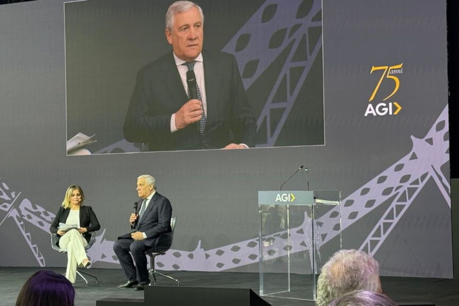 Antonio Tajani intervistato dalla direttrice dell'AGI, Rita Lofano