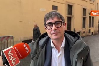 Fratoianni: Manovra di Meloni piena di tagli, solo soldi per nuove armi