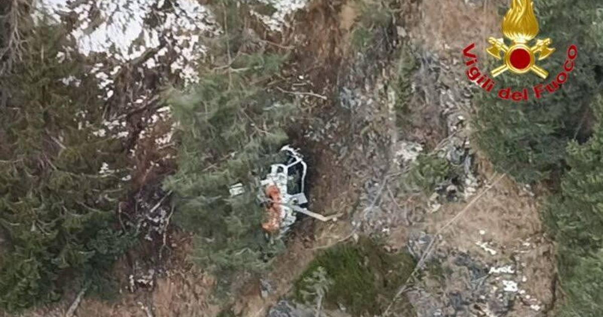 precipita un elicottero in valtellina salvi i quattro passeggeri