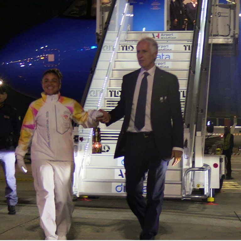 La fiamma olimpica e l'emozione di Jasmine Paolini: "Incarna passione, pace e unità"