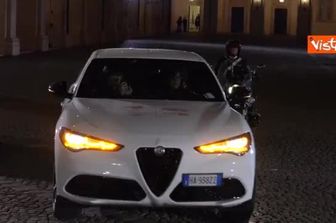 Mattarella accoglie la Fiamma Olimpica al Quirinale